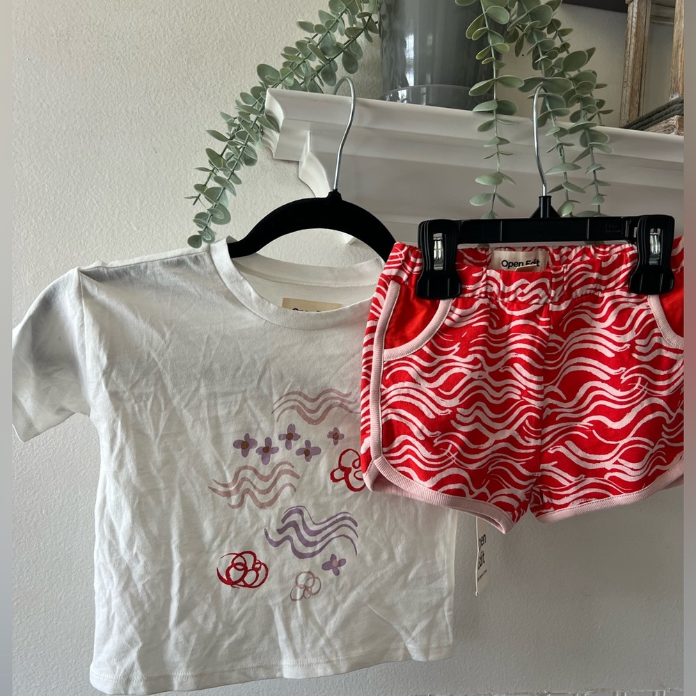 OPEN EDIT Toddler girls 2-pc Shirt and Shorts Summer Set / 18M / Summer / Spring